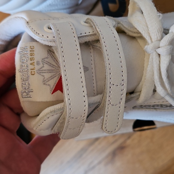 Reebok classic white sneakers - Picture 4 of 8